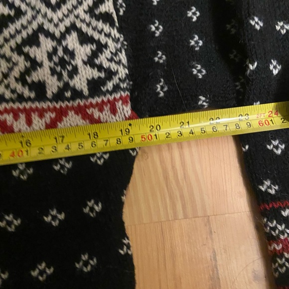 LL Bean red and black wool quarter button sweater size small great condition - Picture 7 of 7